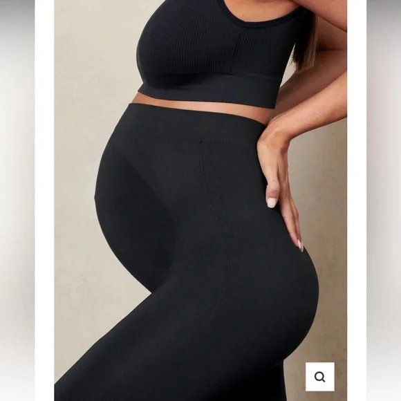 BLANQI Black Maternity Leggings - Picture 3 of 8